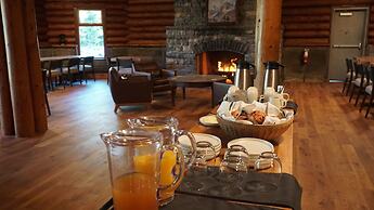 The Lodge at Bow Lake
