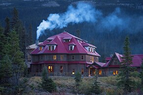 The Lodge at Bow Lake