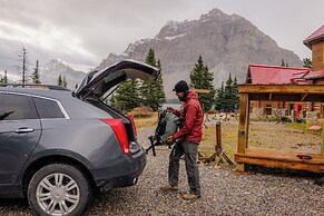 The Lodge at Bow Lake