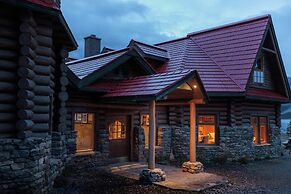 The Lodge at Bow Lake