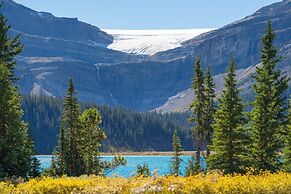 The Lodge at Bow Lake