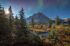 The Lodge at Bow Lake