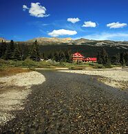 The Lodge at Bow Lake