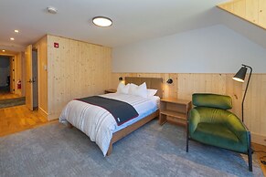 The Lodge at Bow Lake