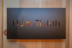 The Lodge at Bow Lake