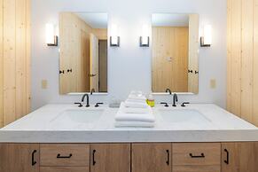 The Lodge at Bow Lake