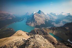 The Lodge at Bow Lake