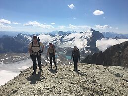 The Lodge at Bow Lake