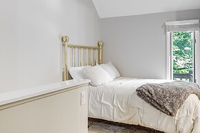 Ellicottville Townhome Near Holiday Valley Resort!