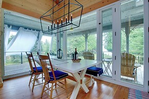 Serene Washington Island Getaway w/ Private Beach!