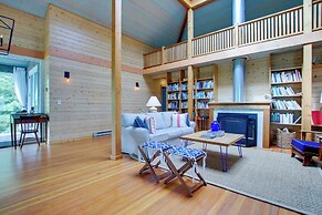 Serene Washington Island Getaway w/ Private Beach!