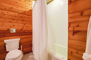 Serene Washington Island Getaway w/ Private Beach!