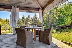 Serene Washington Island Getaway w/ Private Beach!