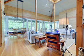 Serene Washington Island Getaway w/ Private Beach!