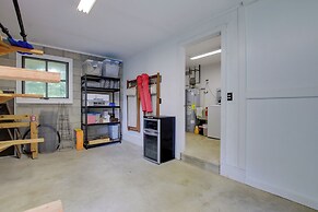 Serene Washington Island Getaway w/ Private Beach!