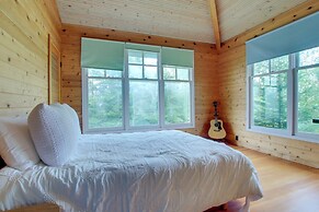 Serene Washington Island Getaway w/ Private Beach!