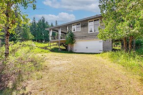 Serene Washington Island Getaway w/ Private Beach!