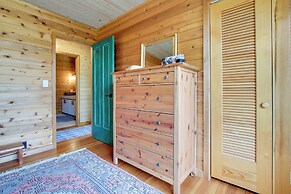 Serene Washington Island Getaway w/ Private Beach!