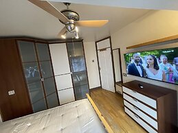 Cosy Heathrow Apartment With 2 Bedrooms