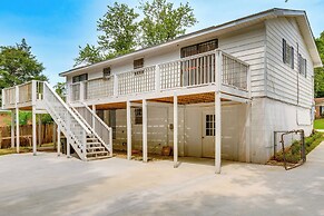 Walkable Mobile Apartment w/ Fenced-in Yard