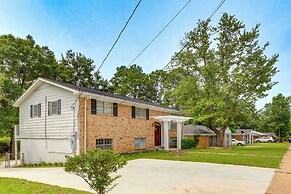 Walkable Mobile Apartment w/ Fenced-in Yard