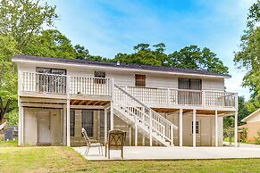 Walkable Mobile Apartment w/ Fenced-in Yard