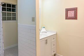 Walk to University of South Alabama: Mobile Apt