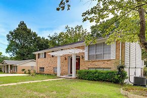 Walk to University of South Alabama: Mobile Apt