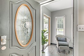 3 Mi to Dtwn Syracuse: Home w/ Fenced Yard!