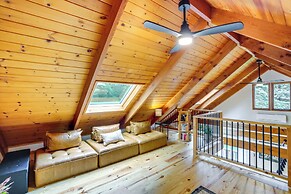 Stylish Catskills Retreat: Year-round Adventure!