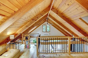 Stylish Catskills Retreat: Year-round Adventure!