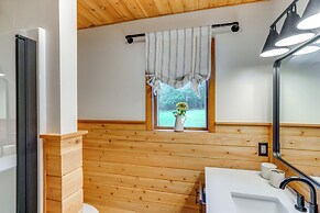 Stylish Catskills Retreat: Year-round Adventure!