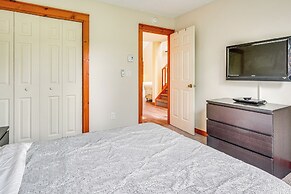 Tannersville Resort Home w/ Deck & Gas Grill!