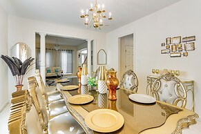 Huge Hagerstown Home w/ Deck ~ 4 Mi to Downtown!