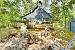 < 1 Mi to Bryce Resort: Quiet Cabin w/ Hot Tub!