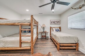 Lutz Home w/ Game Room: 7 Mi to Adventure Island!