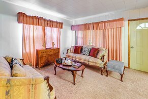 Ottawa Home w/ Porch, Near Starved Rock State Park
