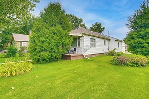 Ottawa Home w/ Porch, Near Starved Rock State Park