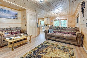 Adams Cabin w/ Game Room & Fire Pit