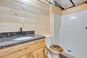 Adams Cabin w/ Game Room & Fire Pit