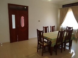 House - Kampala - 6 Bedrooms - Parking - Garden