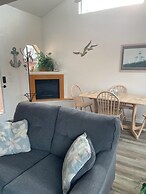 Oceanview Cabin 28 w Jacuzzi Terrific Views