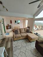 Ocean Front Cabin 16 Jacuzzi Incredible Views