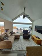 Ocean Front Cabin 16 Jacuzzi Incredible Views