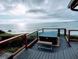 Oceanfront Cabin 6 w Jacuzzi Awe-inspiring View