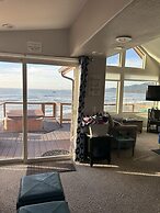 Oceanfront Cabin 6 w Jacuzzi Awe-inspiring View