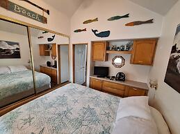 Ocean Front Cabin 14 w Jacuzzi Gorgeous Views