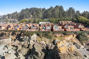 Ocean Front Cabin 14 w Jacuzzi Gorgeous Views