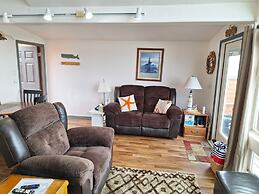 Ocean Front Cabin 14 w Jacuzzi Gorgeous Views