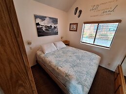 Ocean Front Cabin 14 w Jacuzzi Gorgeous Views